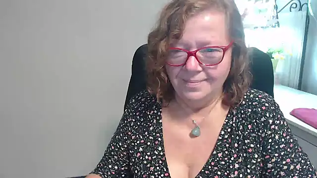 Snapshot of Adelewildx chatting on 09-11-25, 02:44 Adelewildx online show from 09-11-25, 02:44