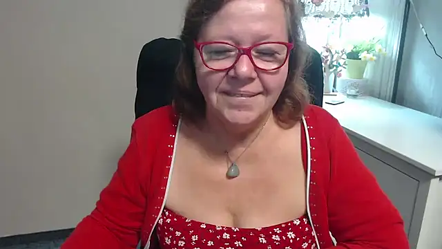 Snapshot of Adelewildx chatting on 09-18-25, 03:41 Adelewildx online show from 09-18-25, 03:41