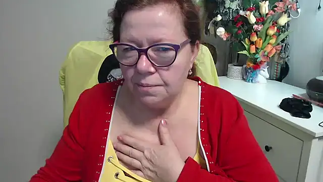 Snapshot of Adelewildx chatting on 02-17-26, 04:31 Adelewildx online show from 02-17-26, 04:31