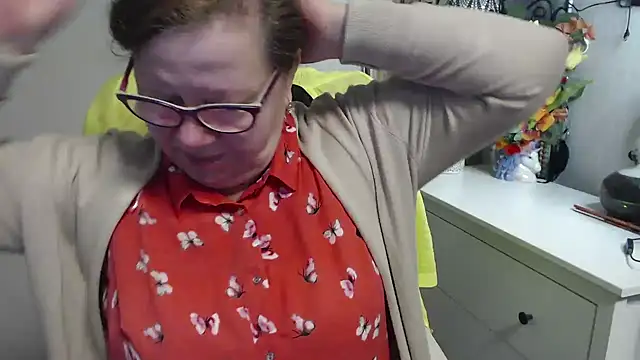 Snapshot of Adelewildx chatting on 03-16-26, 04:51 Adelewildx online show from 03-16-26, 04:51