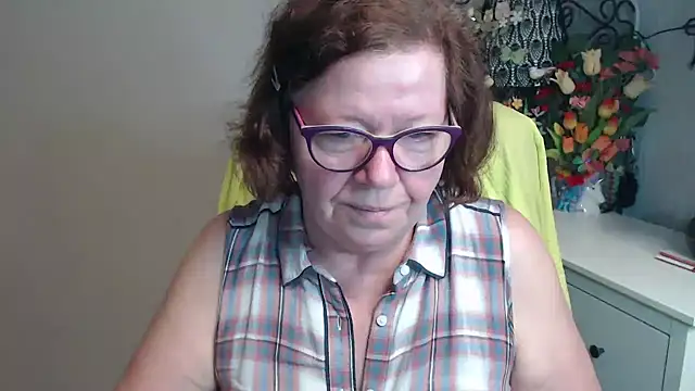 Adelewildx online show from 05-05-26, 02:52