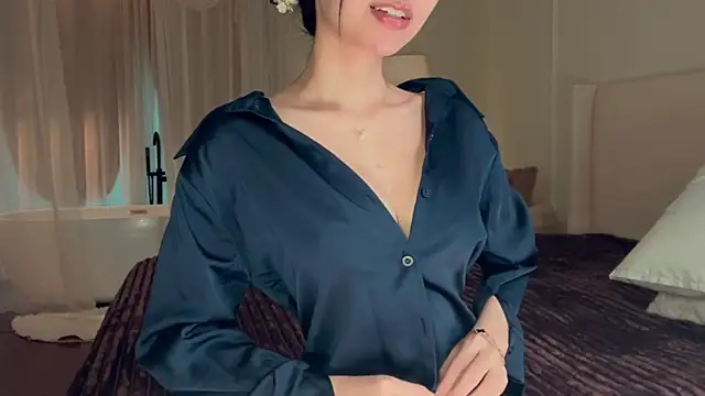 Snapshot of IsMiMi chatting on 03-10-26, 02:05 IsMiMi online show from 03-10-26, 02:05