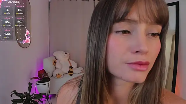 roxie gates  online show from 10-23-25, 02:44