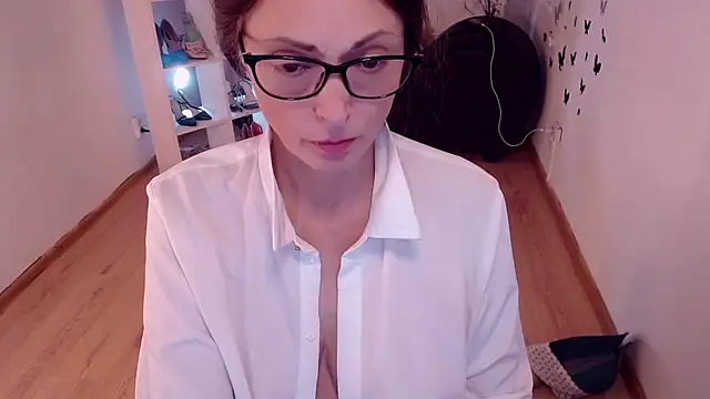 Snapshot of CaringSophie chatting on 01-31-25, 12:18 CaringSophie online show from 01-31-25, 12:18