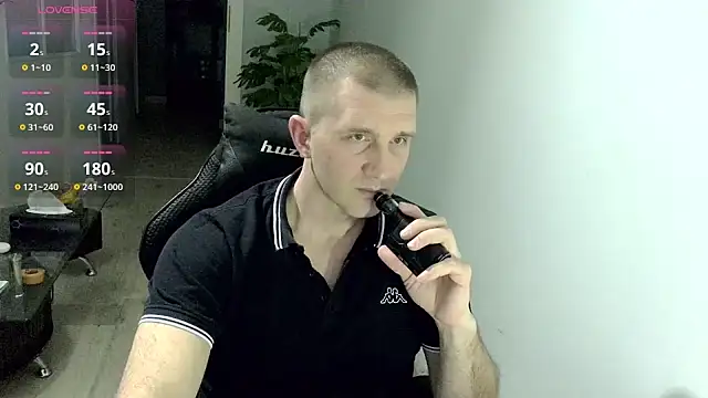 Maribor online show from 05-08-26, 01:55
