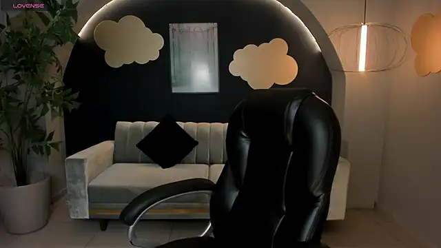 BrennaWalker online show from 01-30-25, 03:22