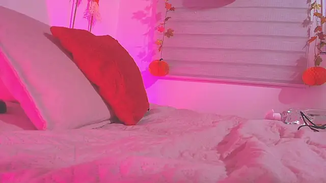 emyli sw  online show from 10-23-25, 03:06