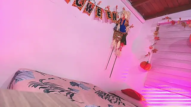 emyli sw  online show from 10-26-25, 03:12