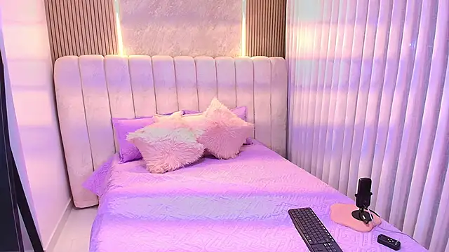 emyli sw  online show from 11-21-25, 03:05