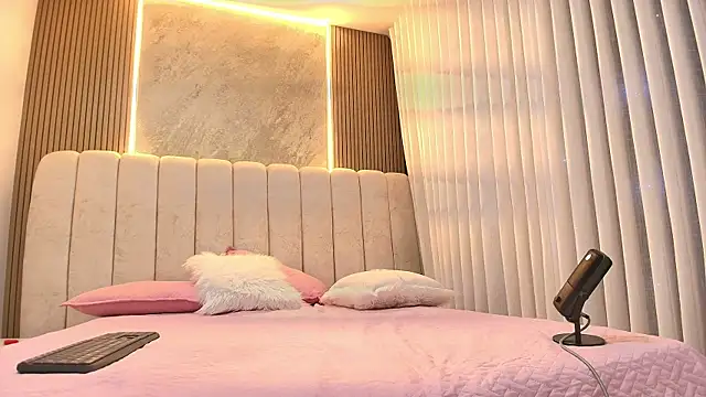 emyli sw  online show from 02-25-26, 03:05