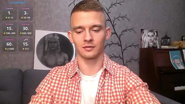 Snapshot of Marvelboy_ chatting on 12-20-24, 12:38 Marvelboy online show from 12-20-24, 12:38
