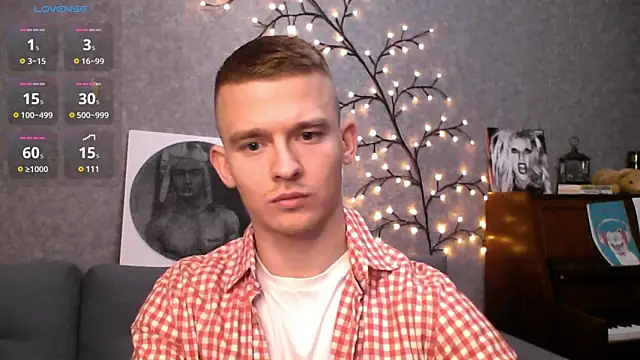 Snapshot of Marvelboy_ chatting on 12-22-24, 10:58 Marvelboy online show from 12-22-24, 10:58