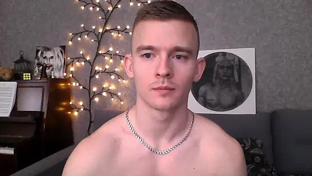 Snapshot of Marvelboy_ chatting on 02-08-25, 12:17 Marvelboy online show from 02-08-25, 12:17