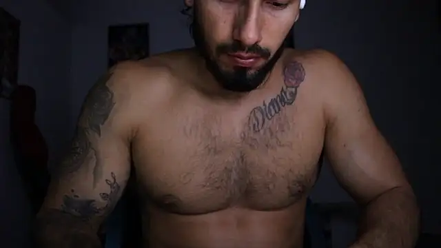Snapshot of Baky_sexy chatting on 01-29-25, 03:44 Baky sexy online show from 01-29-25, 03:44