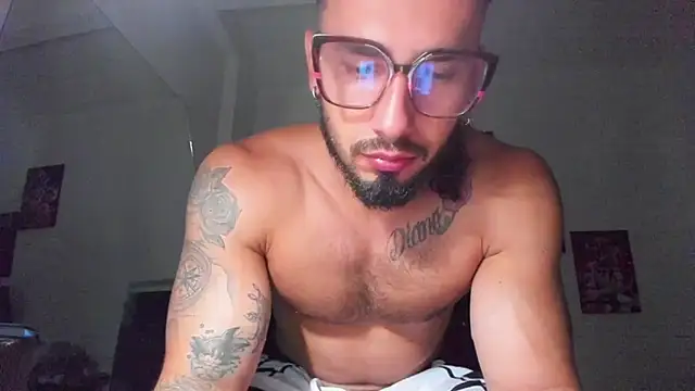 Snapshot of Baky_sexy chatting on 03-21-25, 12:07 Baky sexy online show from 03-21-25, 12:07