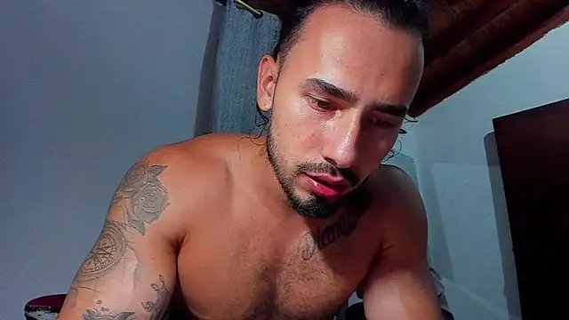 Snapshot of Baky_sexy chatting on 03-06-26, 03:03 Baky sexy online show from 03-06-26, 03:03