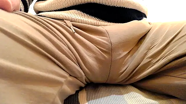 Snapshot of gae89tano chatting on 03-04-25, 03:26 gae89tano online show from 03-04-25, 03:26