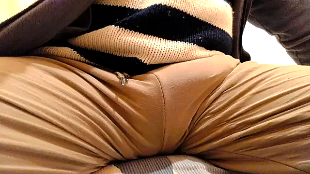 Snapshot of gae89tano chatting on 03-06-25, 06:26 gae89tano online show from 03-06-25, 06:26