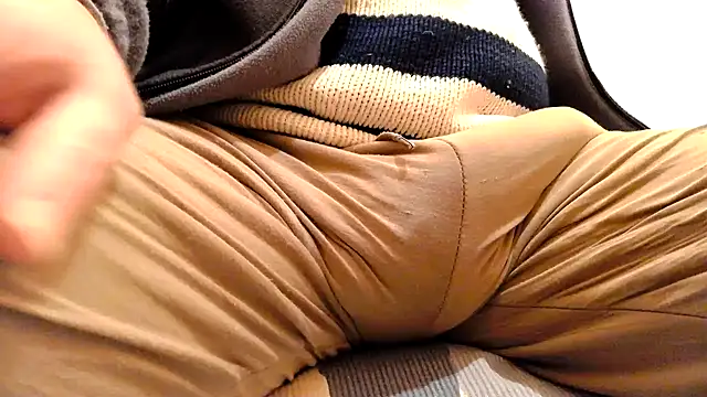 Snapshot of gae89tano chatting on 03-10-25, 10:13 gae89tano online show from 03-10-25, 10:13