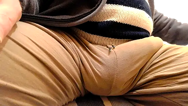 Snapshot of gae89tano chatting on 03-11-25, 04:07 gae89tano online show from 03-11-25, 04:07