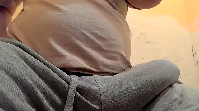 Snapshot of gae89tano chatting on 10-25-25, 09:50 gae89tano online show from 10-25-25, 09:50