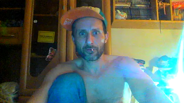 Snapshot of FireFox_Feel chatting on 03-22-25, 12:39 FireFox Feel online show from 03-22-25, 12:39