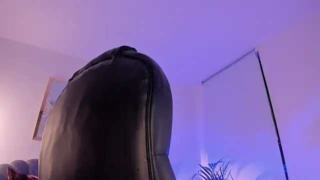 ZoePresleyX online show from 12-12-24, 12:59