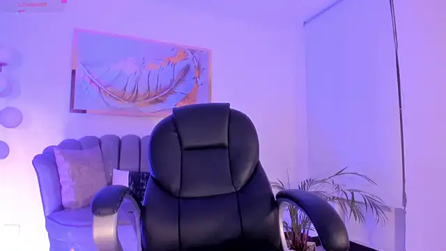 ZoePresleyX online show from 10-27-25, 01:31