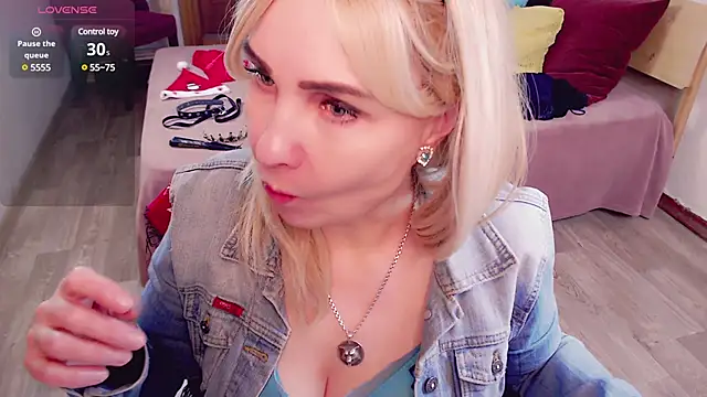  unique cam  online show from 01-06-25, 10:02