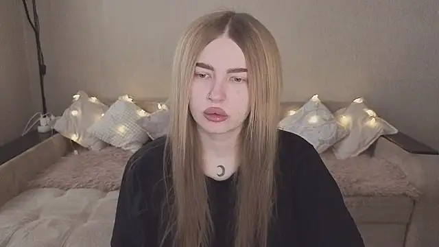 ViolettaLopez online show from 11-16-25, 10:54