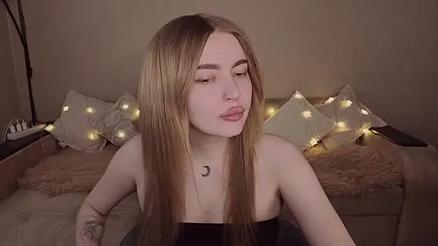 Snapshot of ViolettaLopez chatting on 04-30-26, 01:50 ViolettaLopez online show from 04-30-26, 01:50