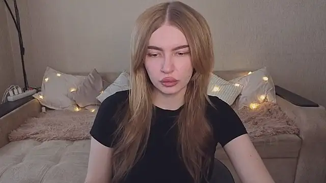 Snapshot of ViolettaLopez chatting on 05-04-26, 12:56 ViolettaLopez online show from 05-04-26, 12:56