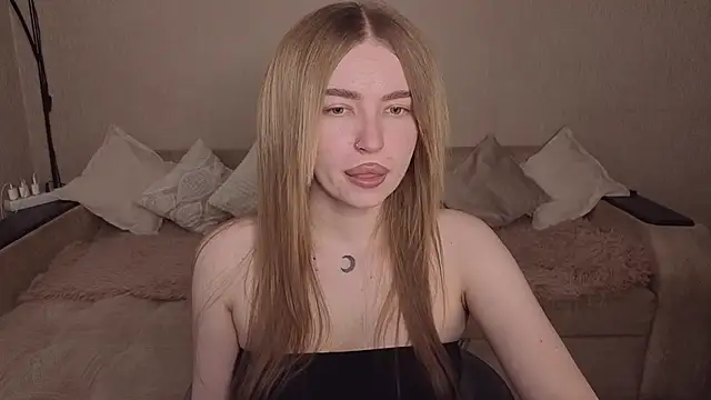Snapshot of ViolettaLopez chatting on 05-09-26, 03:17 ViolettaLopez online show from 05-09-26, 03:17