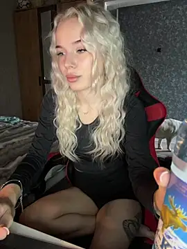 Snapshot of SIMBA_BOS chatting on 03-04-26, 02:28 SIMBA BOS online show from 03-04-26, 02:28