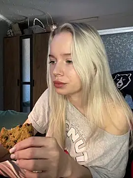 Snapshot of SIMBA_BOS chatting on 04-09-26, 01:49 SIMBA BOS online show from 04-09-26, 01:49