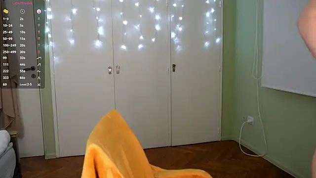 Snapshot of Black_Eva_ chatting on 12-19-24, 04:13 Black Eva online show from 12-19-24, 04:13