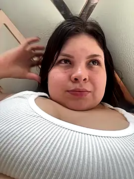 AshlyRouse online show from 12-18-25, 06:58