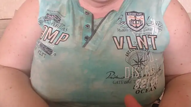 Amy August online show from 05-04-26, 01:29