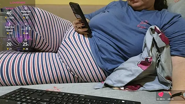 Snapshot of BBW_MILF_4U chatting on 01-31-25, 03:22 BBW MILF 4U online show from 01-31-25, 03:22
