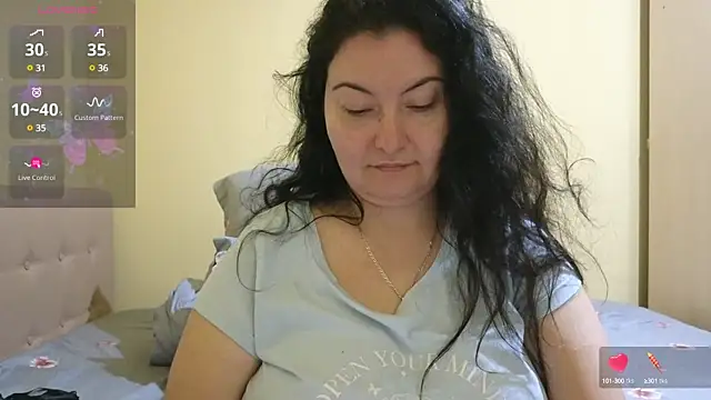 Snapshot of BBW_MILF_4U chatting on 02-02-25, 06:42 BBW MILF 4U online show from 02-02-25, 06:42