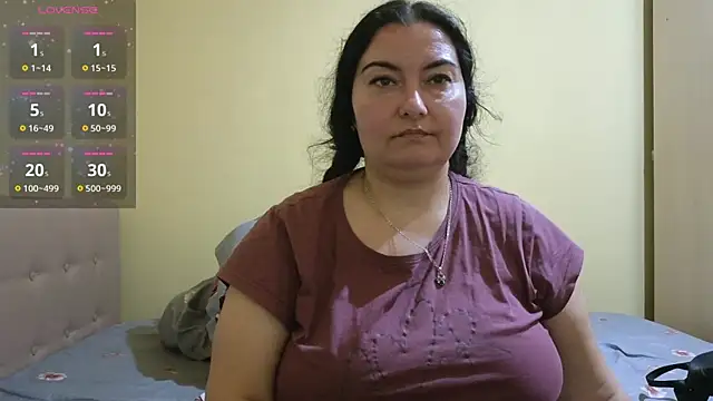 Snapshot of BBW_MILF_4U chatting on 02-05-25, 12:38 BBW MILF 4U online show from 02-05-25, 12:38