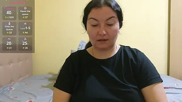 Snapshot of BBW_MILF_4U chatting on 02-12-25, 06:30 BBW MILF 4U online show from 02-12-25, 06:30