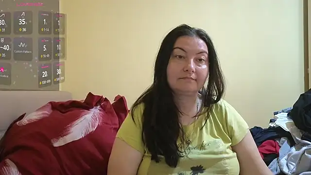 Snapshot of BBW_MILF_4U chatting on 03-17-25, 09:44 BBW MILF 4U online show from 03-17-25, 09:44
