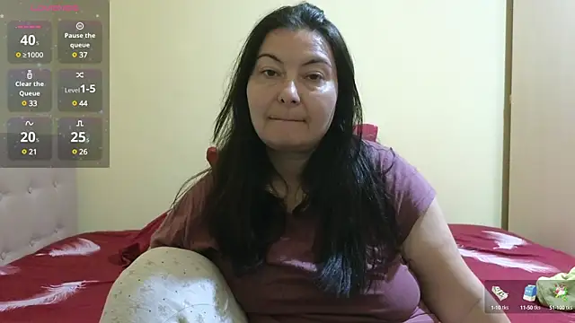 Snapshot of BBW_MILF_4U chatting on 03-18-25, 01:53 BBW MILF 4U online show from 03-18-25, 01:53