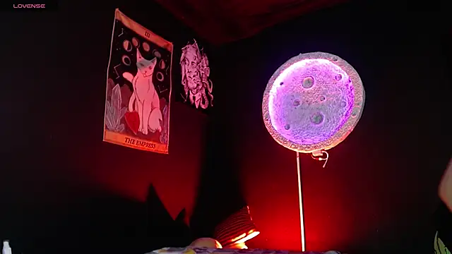 girl intense444 online show from 04-30-26, 01:39