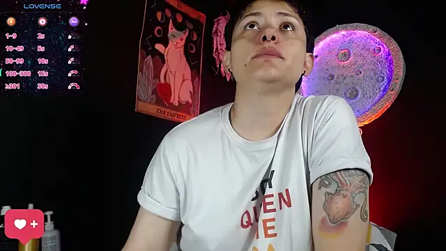 girl intense444 online show from 05-17-26, 01:29