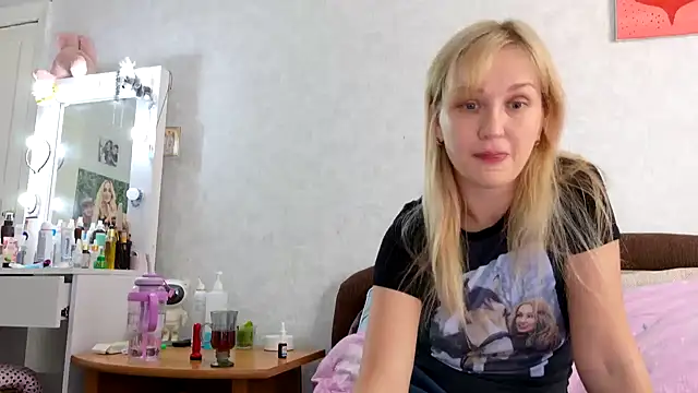 ModelEva online show from 10-07-25, 09:06