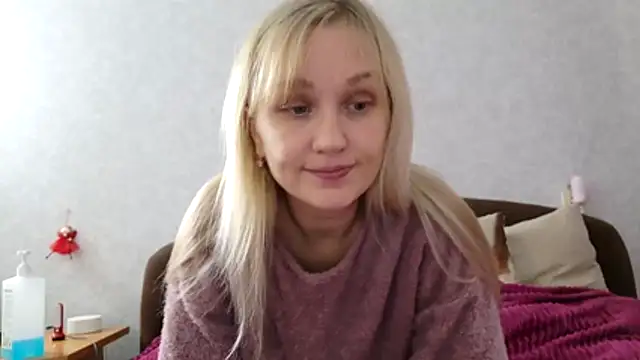 ModelEva online show from 10-21-25, 09:32