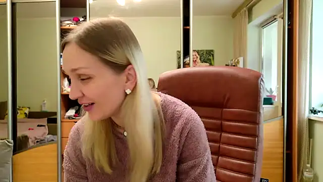 Snapshot of ModelEva chatting on 04-19-26, 10:14 ModelEva online show from 04-19-26, 10:14