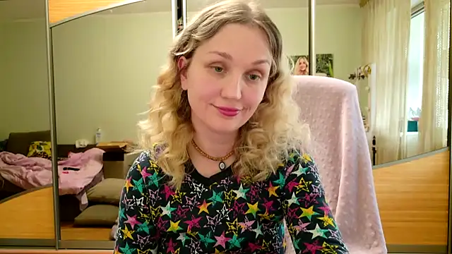 Snapshot of ModelEva chatting on 04-25-26, 01:41 ModelEva online show from 04-25-26, 01:41